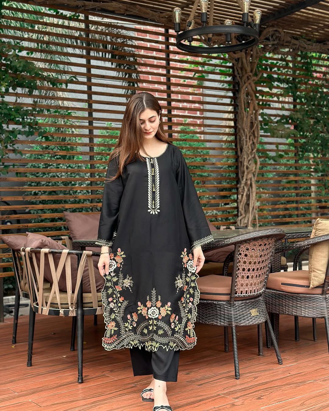 LIA LAWN EMB 2PC